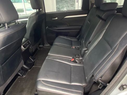 Used 2014 Toyota Highlander XLE image 21