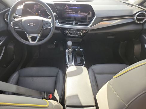 Used 2024 Chevrolet Trax ACTIV w/ Sunroof Package image 12