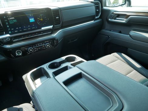 Used 2023 Chevrolet Silverado 1500 LT AWD/4WD image 11