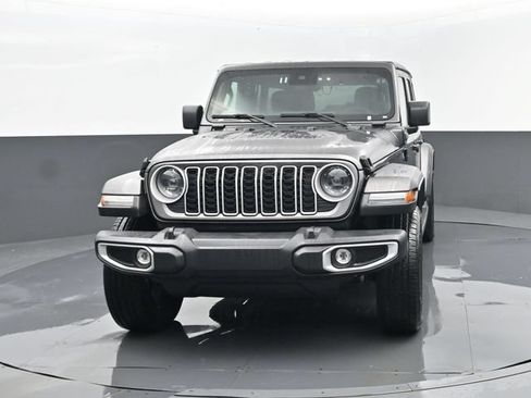 Used 2025 Jeep Wrangler Unlimited Sahara AWD/4WD image 23