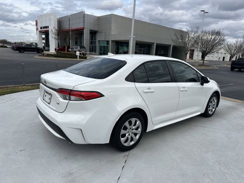 Used 2022 Toyota Corolla LE image 10