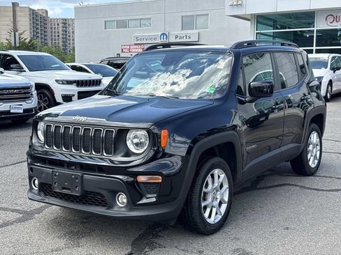 Used 2020 Jeep Renegade Latitude w/ UConnect 8.4 Nav Group AWD/4WD image 6