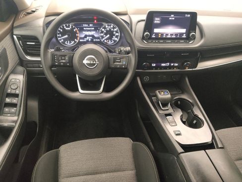 Used 2022 Nissan Rogue SV FWD image 22
