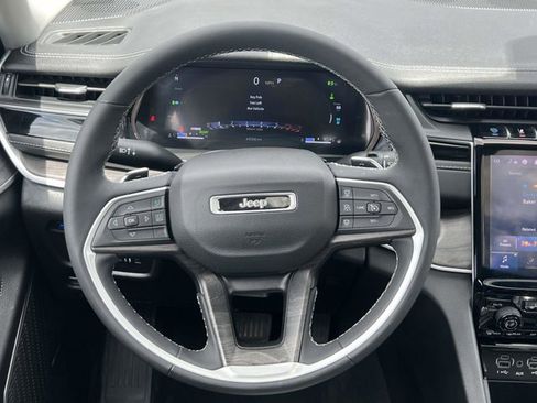 Used 2023 Jeep Grand Cherokee 4WD 4xe image 14