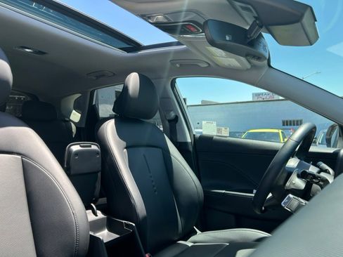 Used 2024 Hyundai Kona Limited FWD image 36