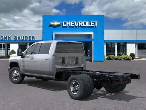 New 2026 Chevrolet Silverado 3500 LT AWD/4WD image 3