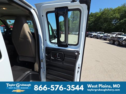 New 2026 Chevrolet Express 3500 w/ Driver Convenience Package RWD image 29