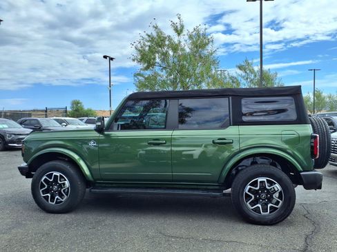 Used 2022 Ford Bronco Outer Banks AWD/4WD image 3