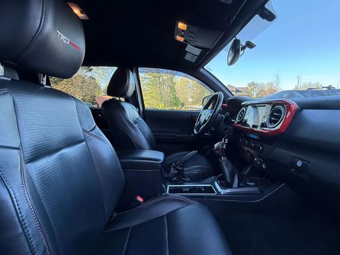 Used 2017 Toyota Tacoma TRD Pro image 25