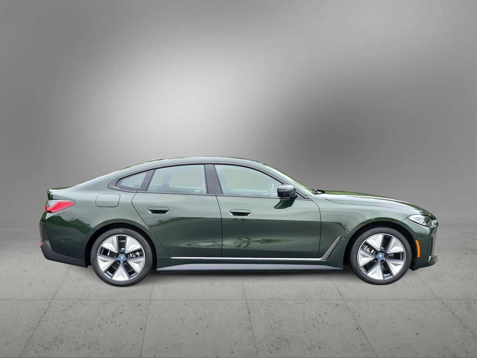Used 2023 BMW i4 eDrive35 w/ Premium Package RWD image 9