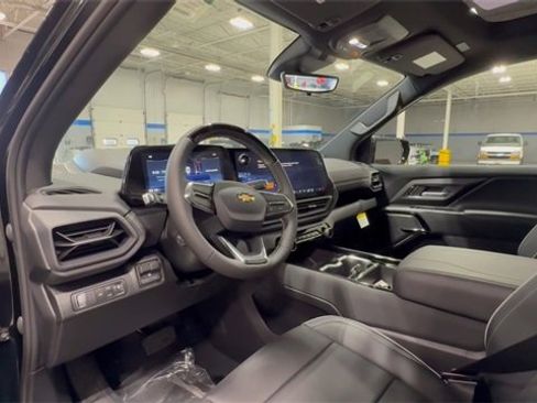 New 2026 Chevrolet Silverado EV LT image 9