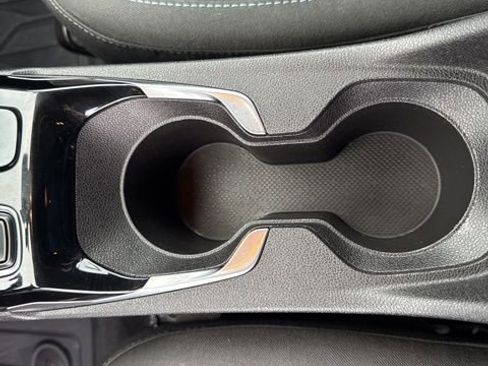 Used 2022 Chevrolet Bolt EUV LT w/ Comfort Package image 29