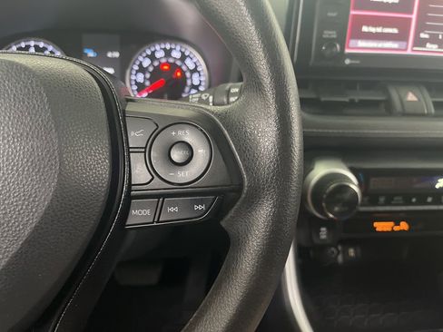 Used 2021 Toyota RAV4 XLE FWD image 60