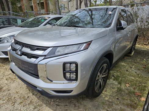 Used 2021 Mitsubishi Outlander Sport SE image 9