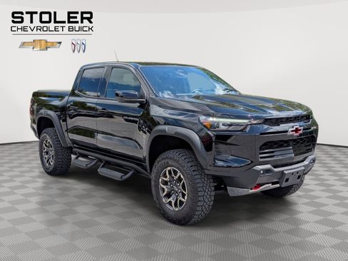 Used 2024 Chevrolet Colorado ZR2 w/ Technology Package AWD/4WD image 7