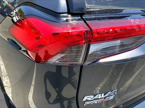 Used 2021 Toyota RAV4 SE w/ Weather & Moonroof Package AWD/4WD image 28