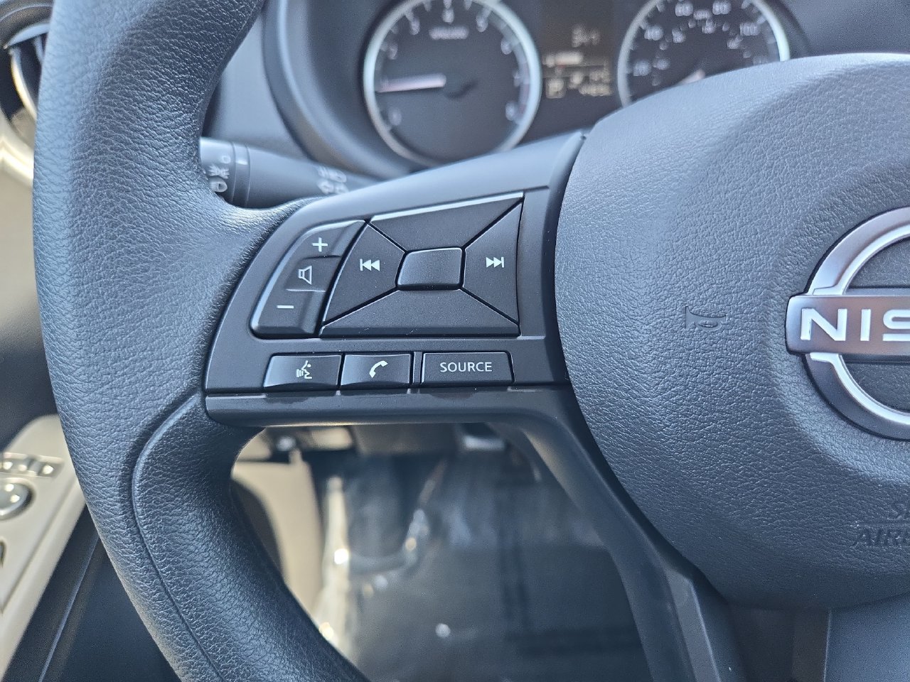 Used 2025 Nissan Kicks Play S FWD image 16