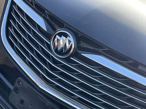 Used 2023 Buick Enclave Essence image 36