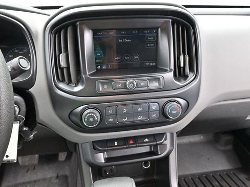 Used 2019 Chevrolet Colorado W/T RWD image 18