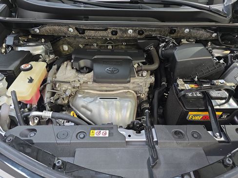 Used 2018 Toyota RAV4 XLE FWD image 34