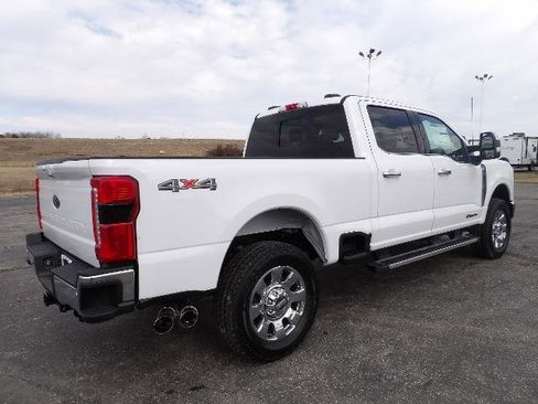 New 2025 Ford F250 Lariat w/ Chrome Package image 28