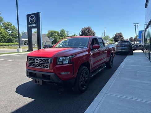 Used 2023 Nissan Frontier SV w/ Technology Package AWD/4WD image 6