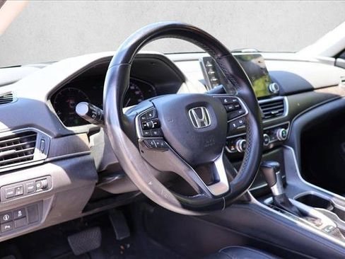 Used 2018 Honda Accord Touring image 13
