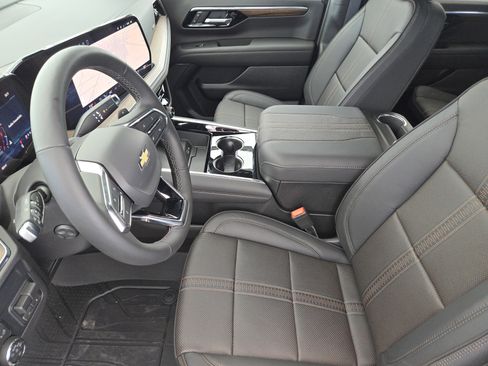 New 2026 Chevrolet Suburban High Country w/ Sun And Tow Package AWD/4WD image 10