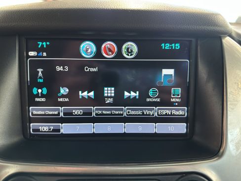 Used 2020 Chevrolet Suburban LT image 15