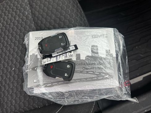 Used 2019 GMC Acadia SLE FWD image 35