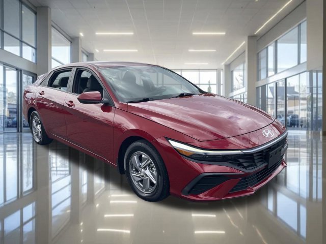 Certified 2024 Hyundai Elantra SE FWD image 2