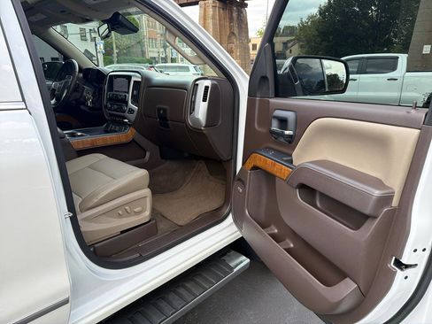 Used 2017 GMC Sierra 1500 SLT AWD/4WD image 37