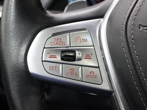 Used 2022 BMW X7 xDrive40i w/ Premium Package AWD/4WD image 13