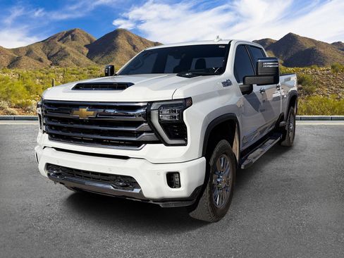 Used 2024 Chevrolet Silverado 2500 High Country w/ High Country Premium Package AWD/4WD image 15
