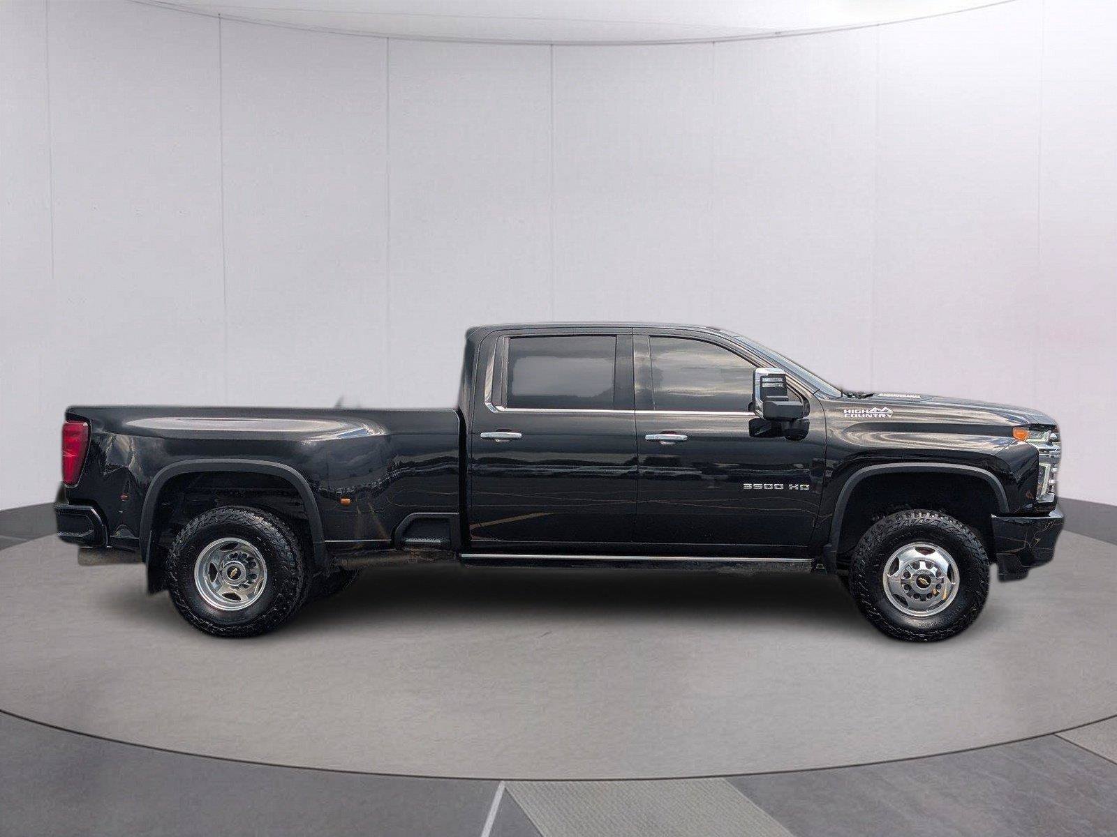 Used 2022 Chevrolet Silverado 3500 High Country w/ LPO, Hitch Package AWD/4WD image 8