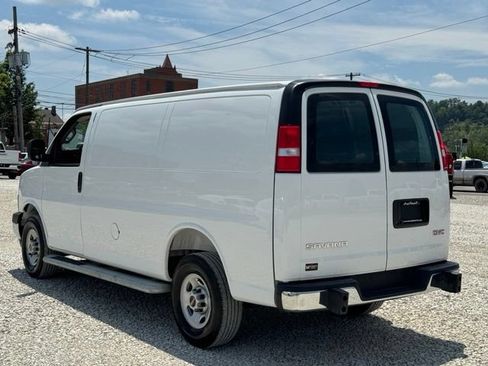 Used 2025 GMC Savana 2500 w/ Driver Convenience Package RWD image 4