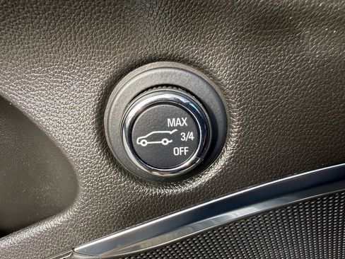 Used 2024 Buick Enclave Essence image 14