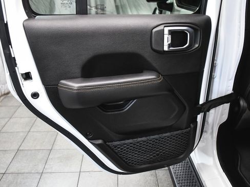 Used 2022 Jeep Wrangler Unlimited Sahara image 10