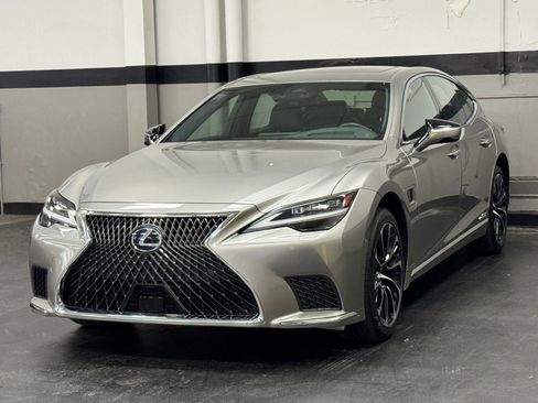 Used 2022 Lexus LS 500h AWD w/ Luxury Package image 7