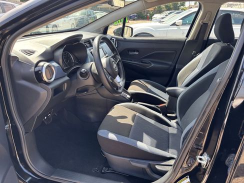 Used 2025 Nissan Versa SV FWD image 25