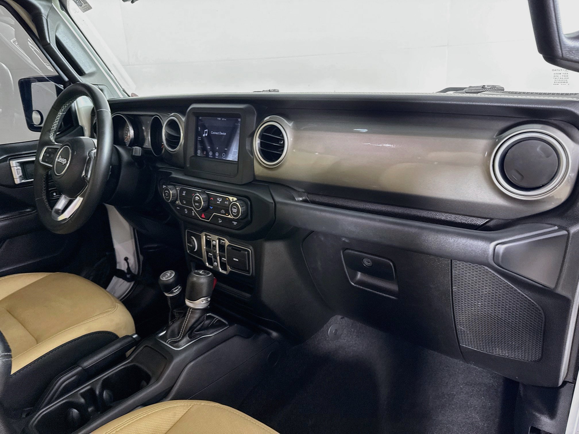 Used 2019 Jeep Wrangler Unlimited Sahara AWD/4WD image 34