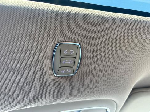 Used 2017 Jeep Cherokee Latitude w/ Cold Weather Group AWD/4WD image 26