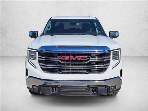 Used 2025 GMC Sierra 1500 SLT image 2