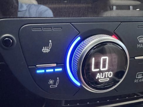 Used 2017 Audi Q7 2.0T Premium Plus w/ Premium Plus Package image 40