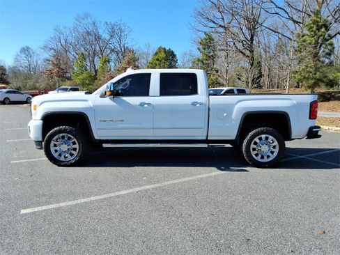 Used 2015 GMC Sierra 3500 Denali w/ Duramax Plus Package image 8