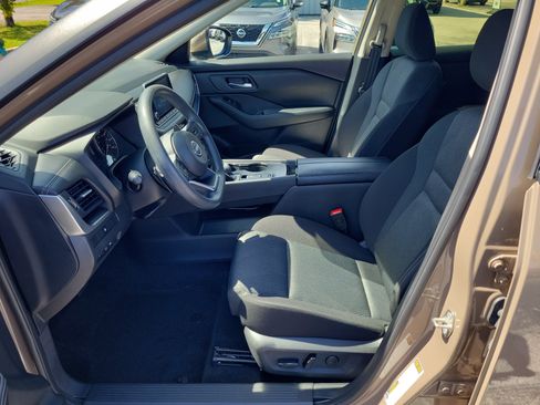 Certified 2024 Nissan Rogue SV FWD image 13