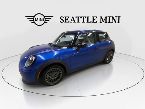 Certified 2025 MINI Cooper S image 5