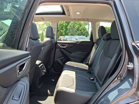 Used 2023 Subaru Forester Premium AWD/4WD image 10