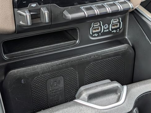 Used 2022 RAM 1500 Laramie AWD/4WD image 30
