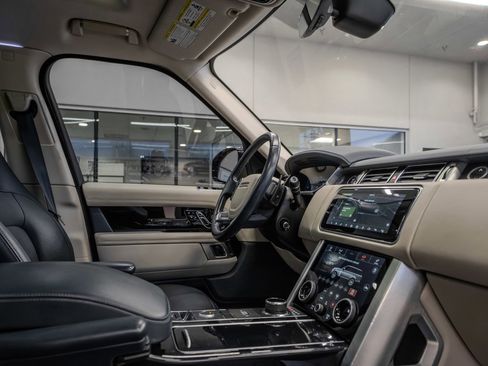 Used 2019 Land Rover Range Rover HSE image 18